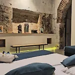 Be Lounge Hostel