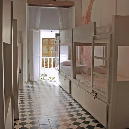 Be Lounge Hostal Cartagena