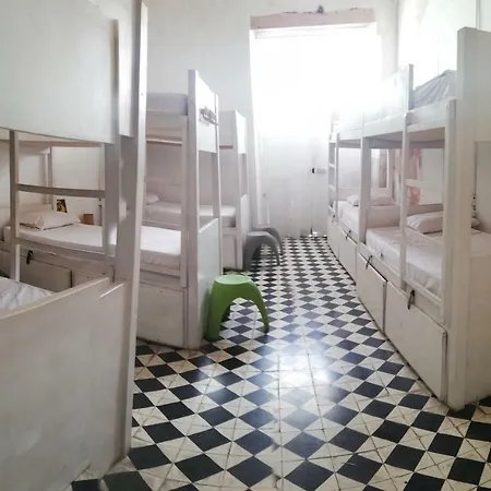 Be Lounge Hostel