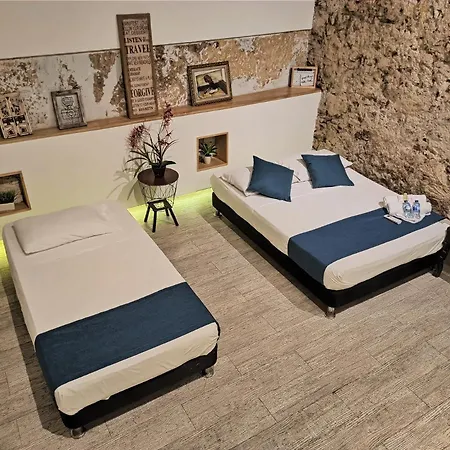 Be Lounge Hostal