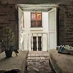Be Lounge Hostel